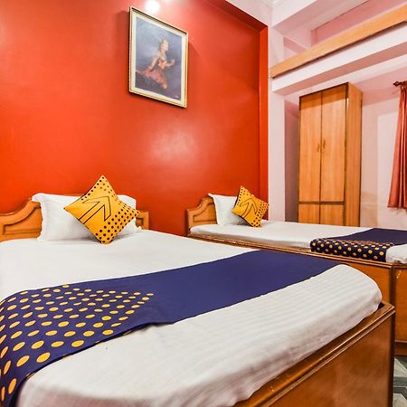 Spot On Hotel Midtown Gondia Экстерьер фото