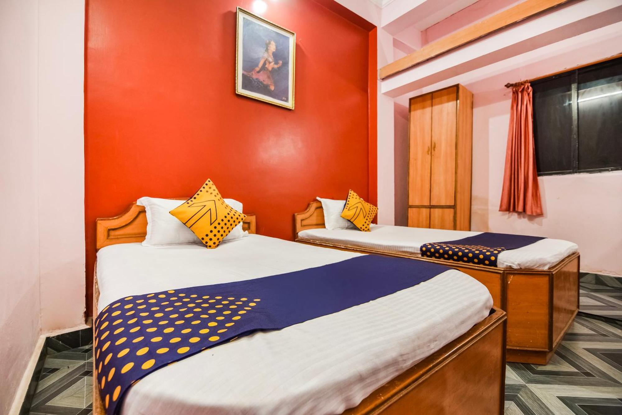 Spot On Hotel Midtown Gondia Экстерьер фото