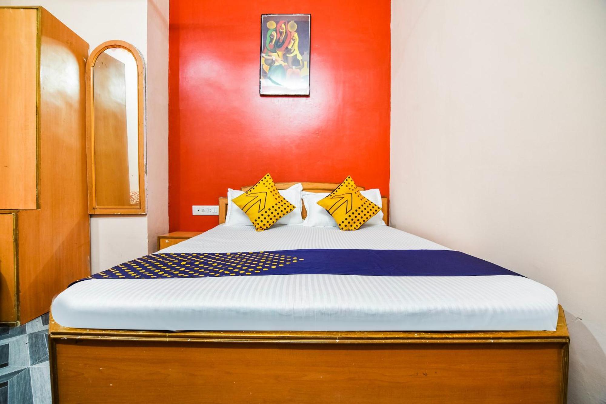 Spot On Hotel Midtown Gondia Экстерьер фото