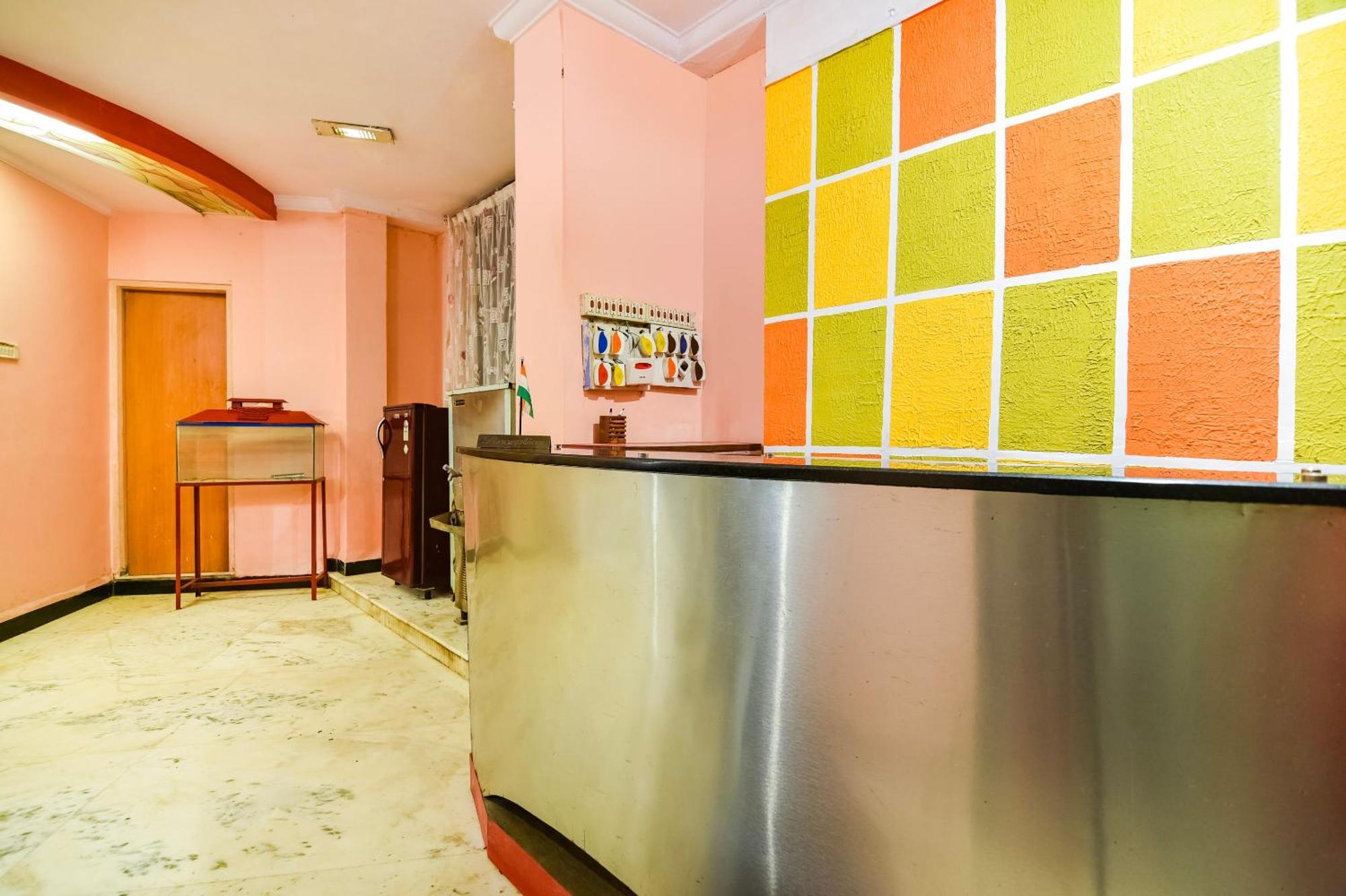 Spot On Hotel Midtown Gondia Экстерьер фото